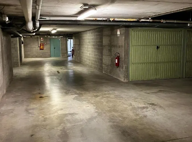 Διαμέρισμα Il Campanone - Centro - Parcheggio Auto Coperto - Neflix E Amazon Prime Σασουόλο
