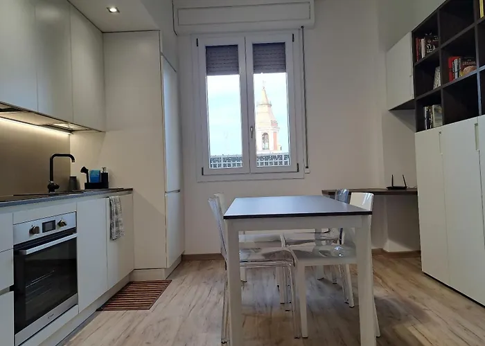 Il Campanone - Centro - Parcheggio Auto Coperto - Neflix E Amazon Prime Σασουόλο