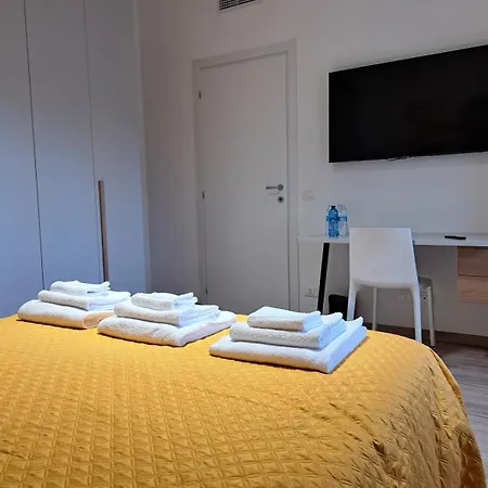 Il Campanone - Centro - Parcheggio Auto Coperto - Neflix E Amazon Prime Апартаменты