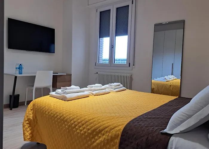 Il Campanone - Centro - Parcheggio Auto Coperto - Neflix E Amazon Prime Διαμέρισμα Σασουόλο